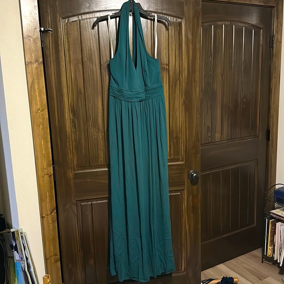 David's Bridal Dresses & Skirts - David’s Bridal Georgette Ruched Halter Bridesmaid Dress